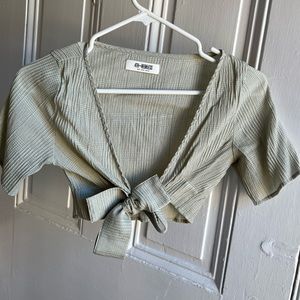 Nordstroms’s 4th&Reckless Crepe Tie Front V Neck Crop Top Size XS in Mint Green